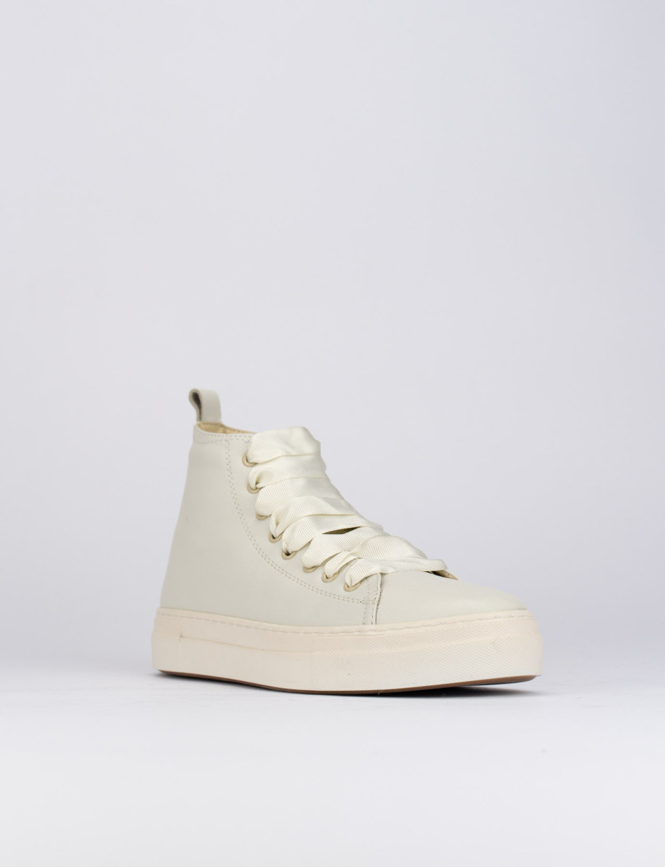 Sneakers beige leather