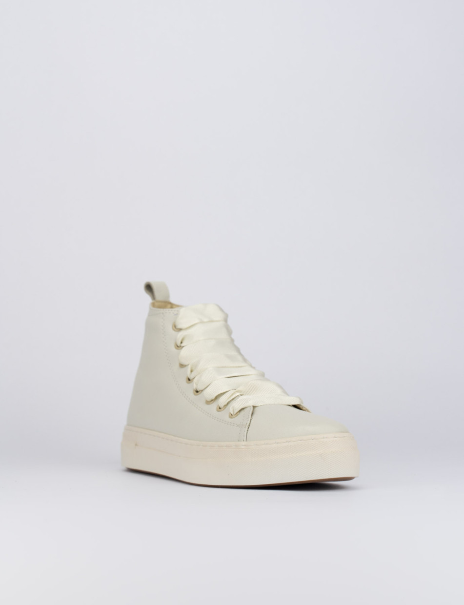 Sneakers beige leather