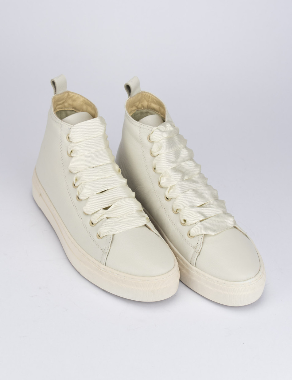 Sneakers beige leather