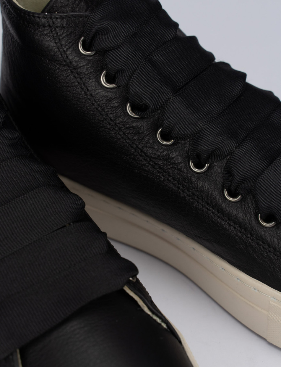 Sneakers black leather