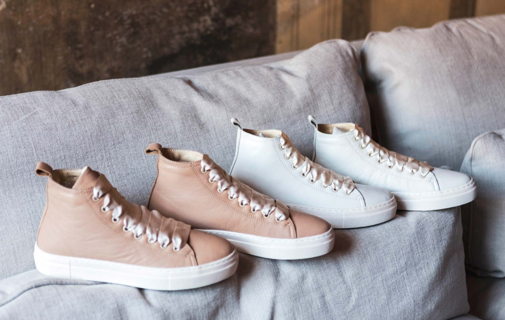 Sneakers beige leather