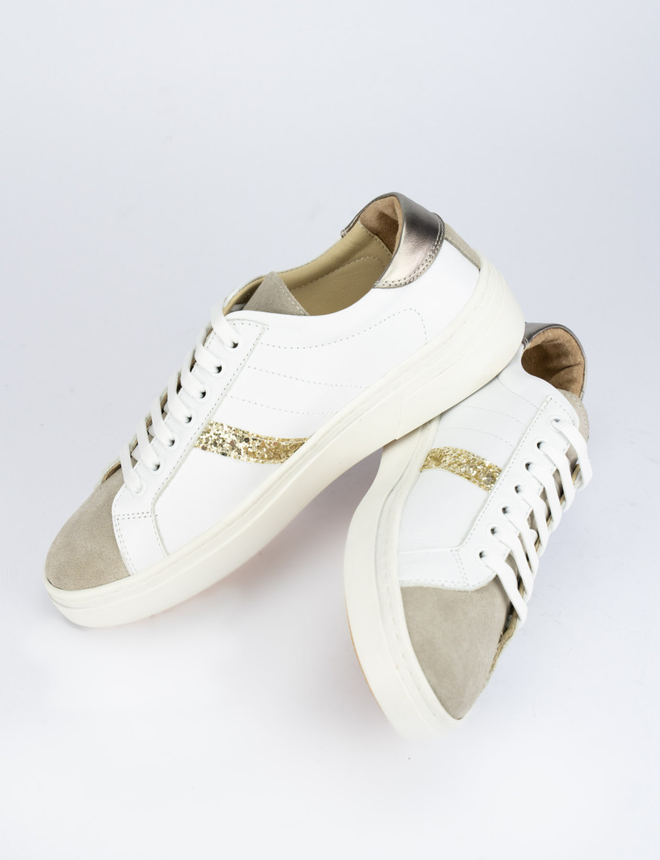 Sneakers white leather