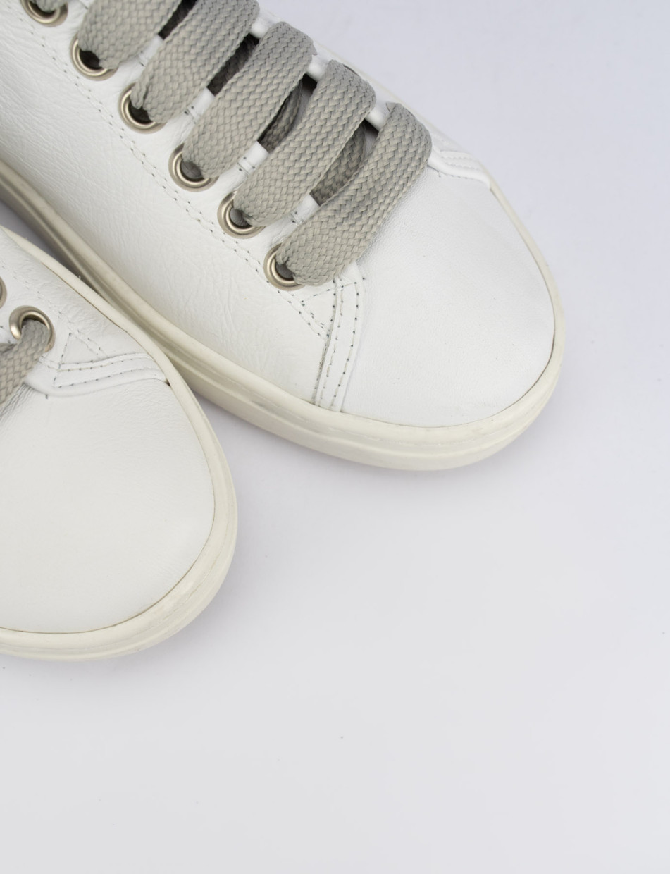 Sneakers white leather