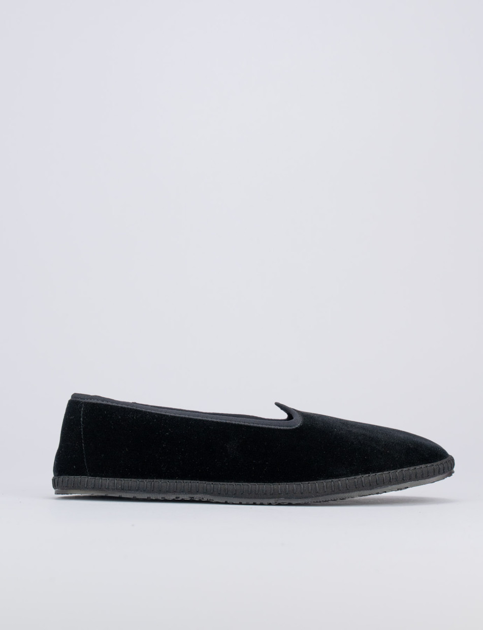 Loafers black velvet