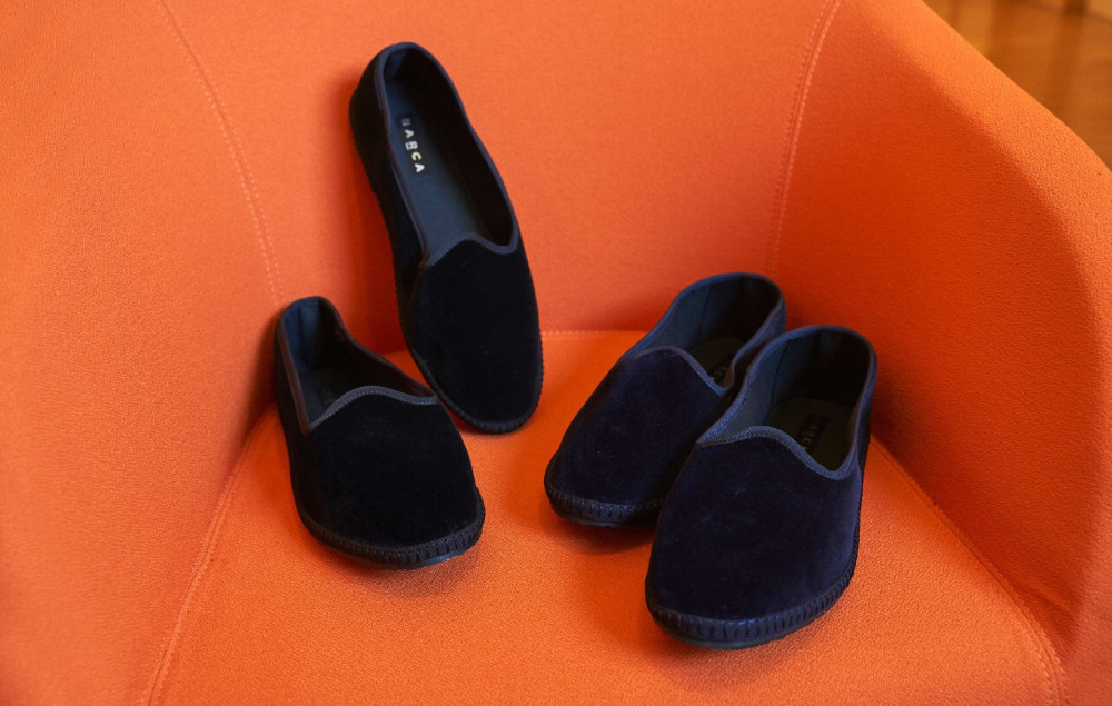 Loafers black velvet