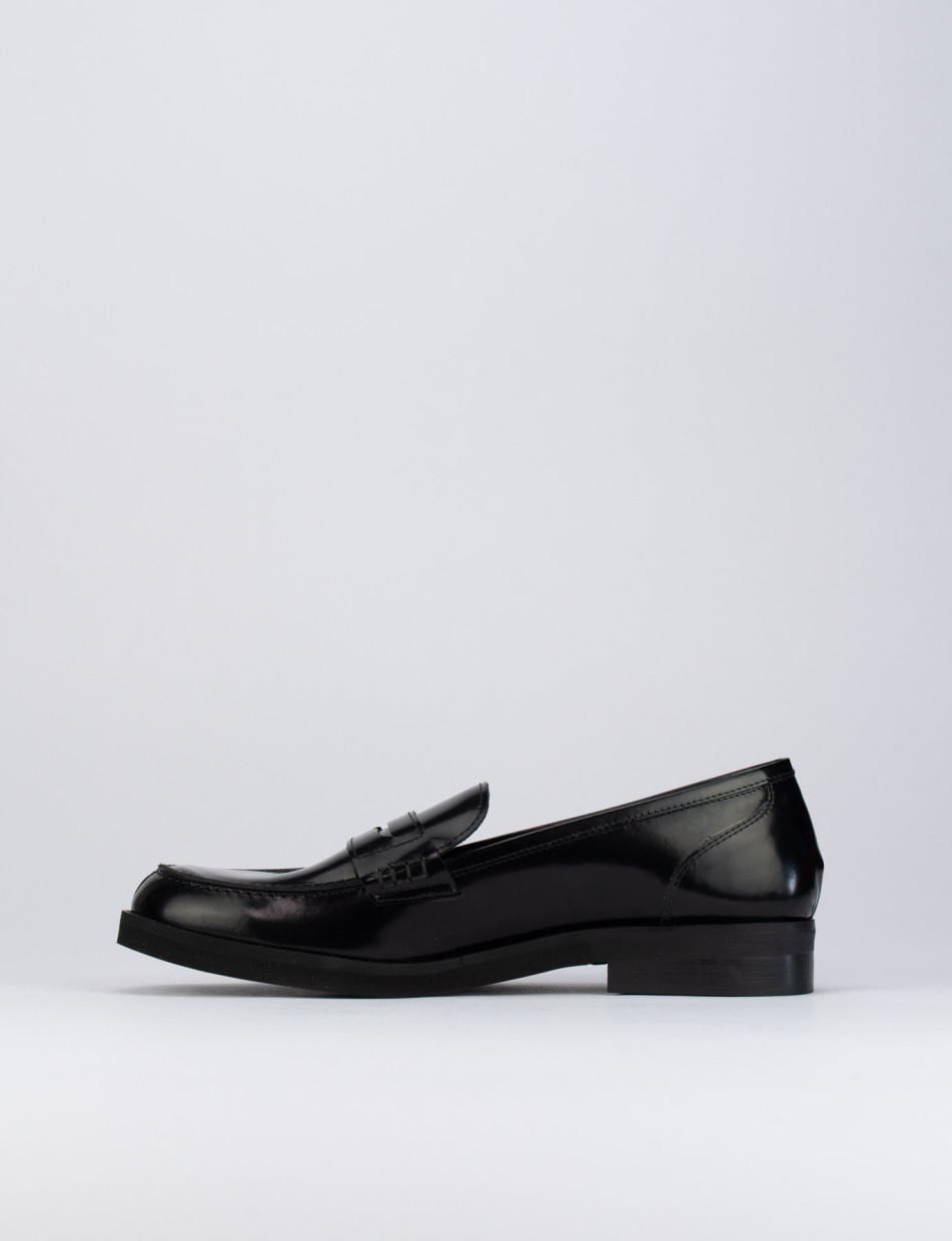 Mocassino tacco 2cm nero pelle