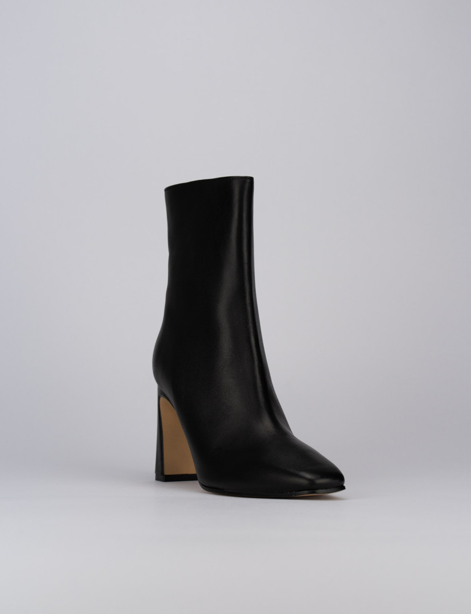 Stivaletti tacco 9cm pelle nero
