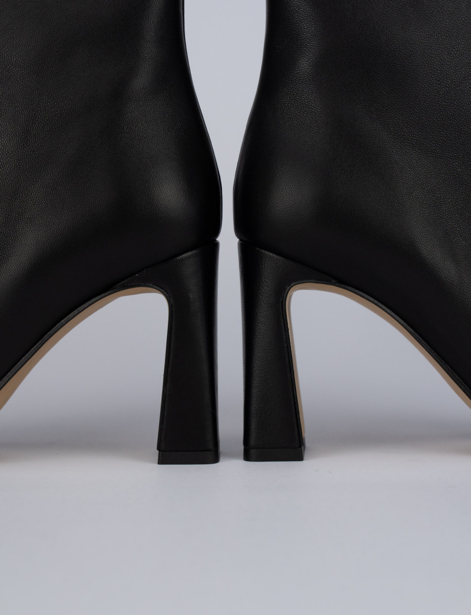 Stivaletti tacco 9cm pelle nero