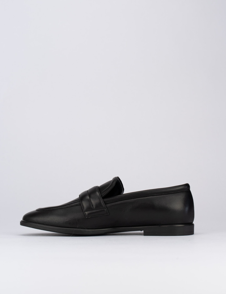 Loafers heel 1 cm black leather