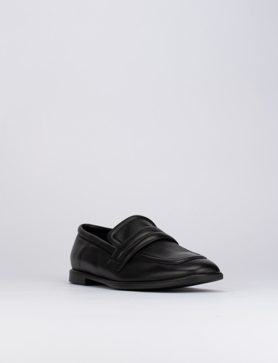 Loafers heel 1 cm black leather