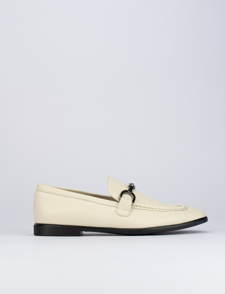 Loafers heel 1 cm white leather