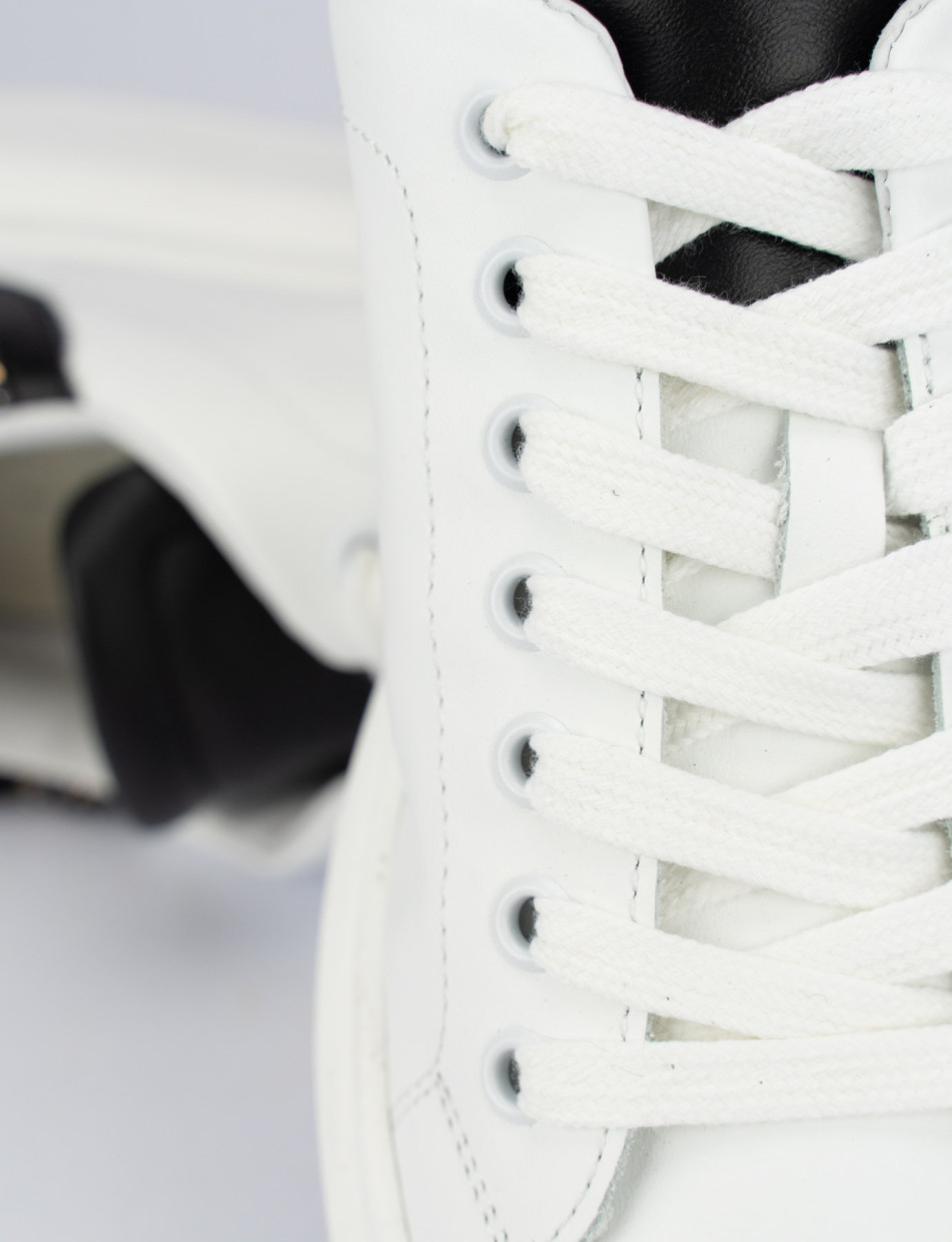 Sneakers white leather