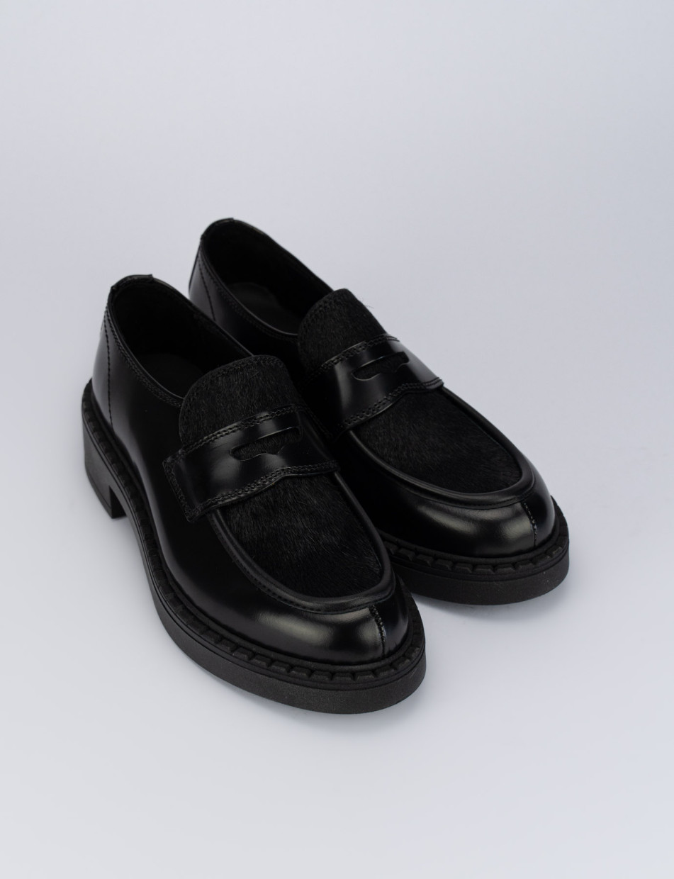 Loafers heel 2 cm black leather