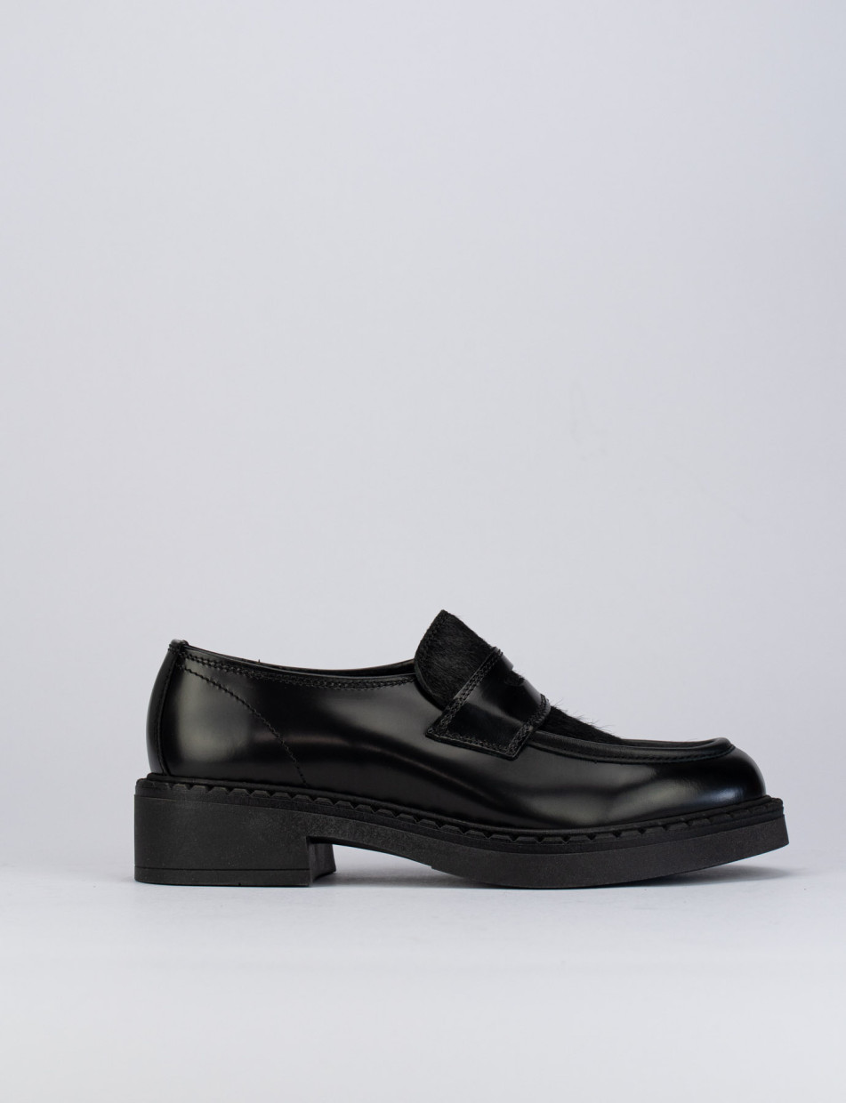 Loafers heel 2 cm black leather