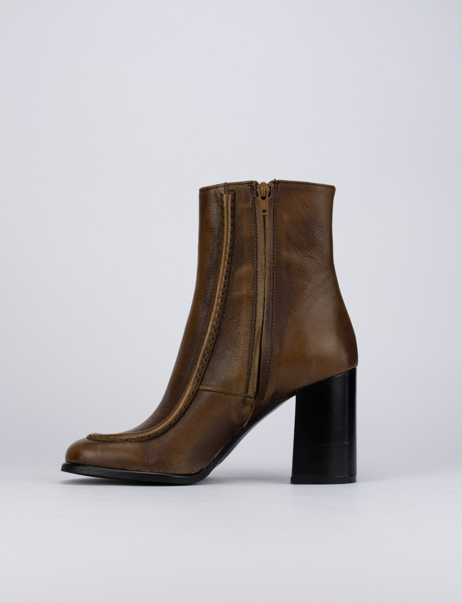 High heel ankle boots heel 9 cm brown leather