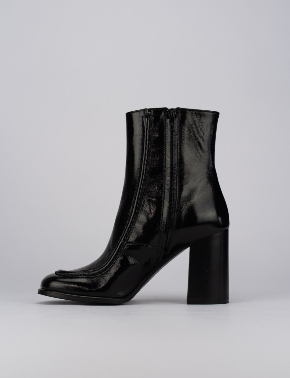 High heel ankle boots heel 9 cm black leather