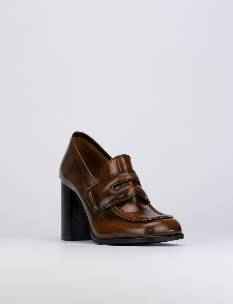 Loafers heel 9 cm brown leather