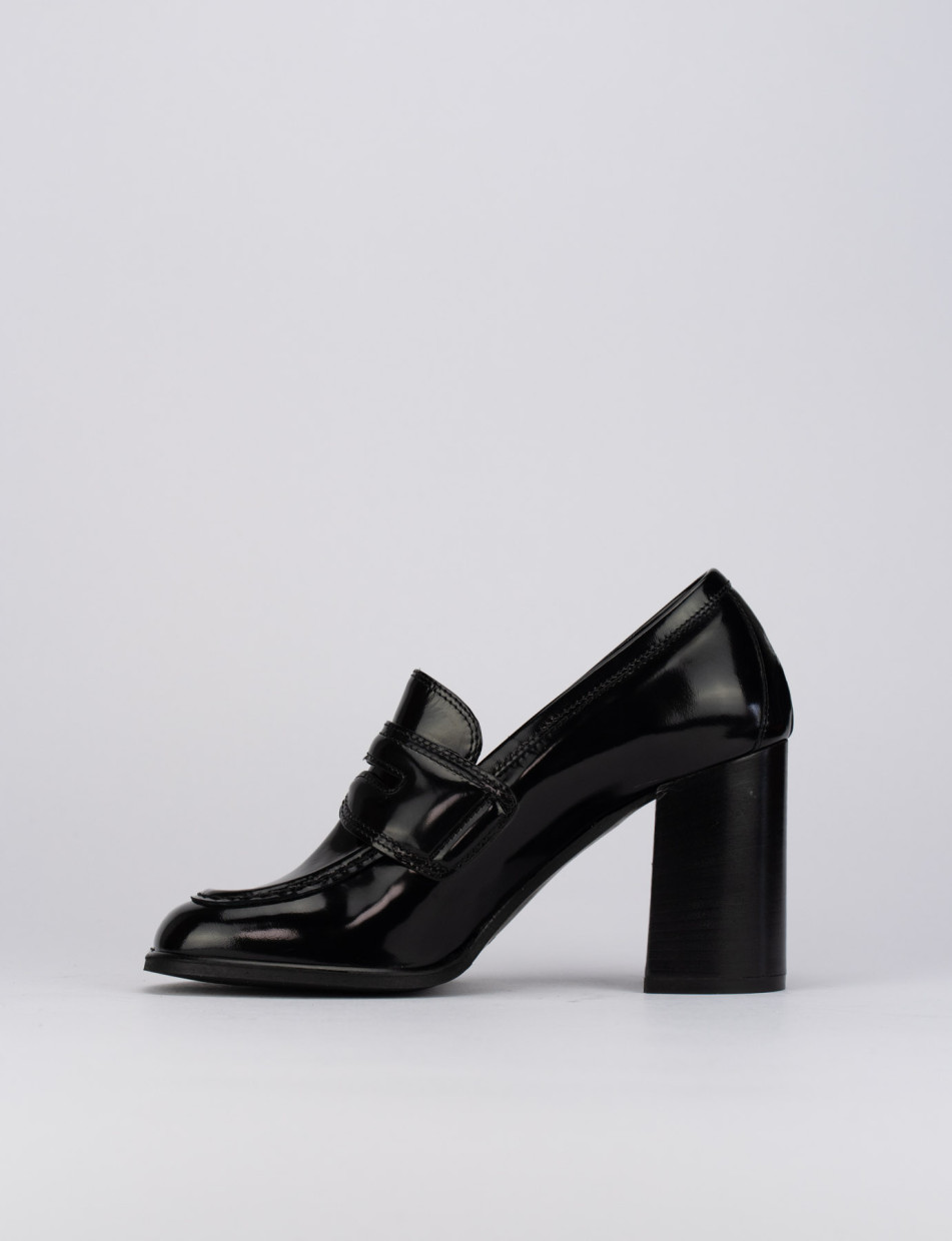 Loafers heel 9 cm black leather