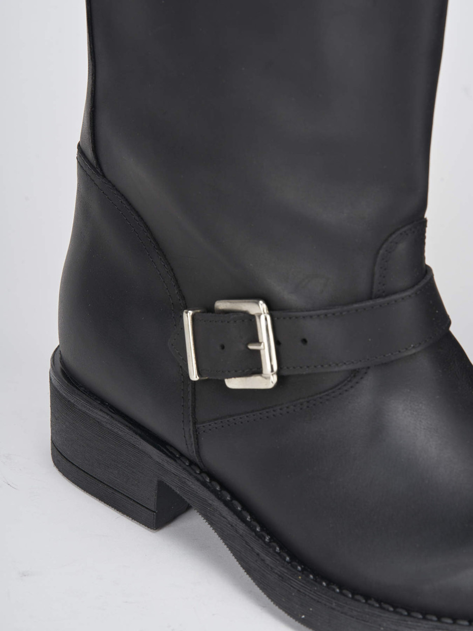 Low heel boots heel 1 cm black leather