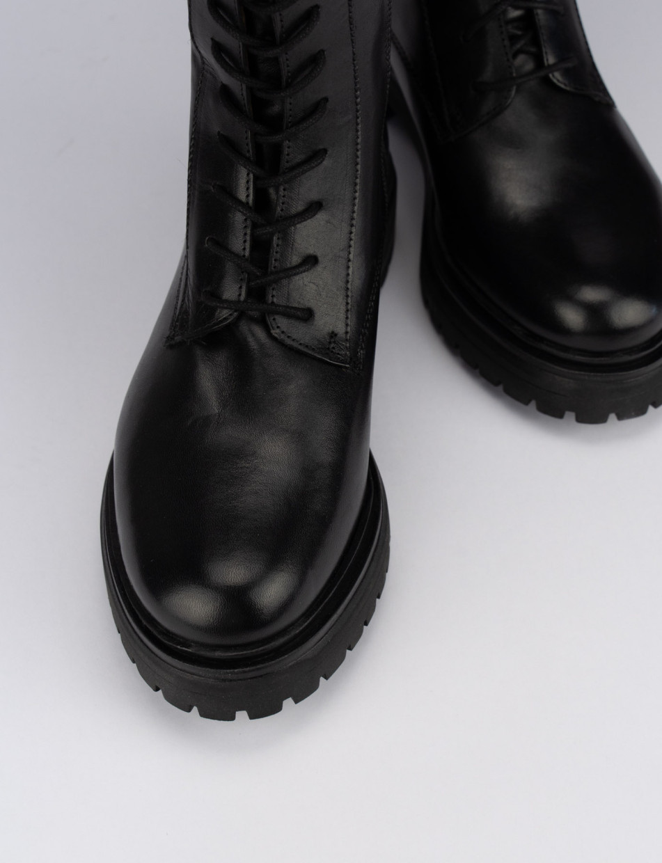 Combat boots heel 1 cm black leather