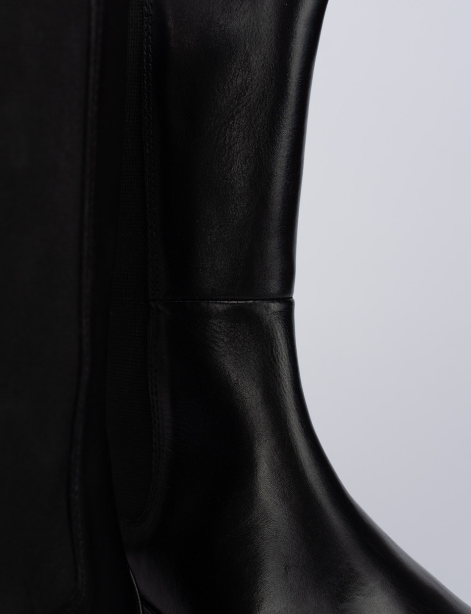 Low heel ankle boots heel 2 cm black leather