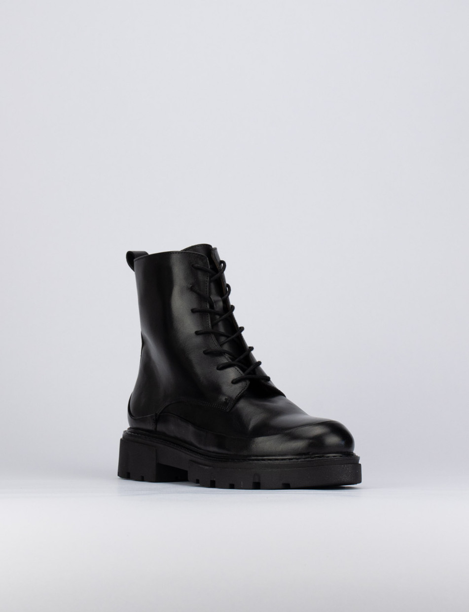 Combat boots heel 1 cm black leather