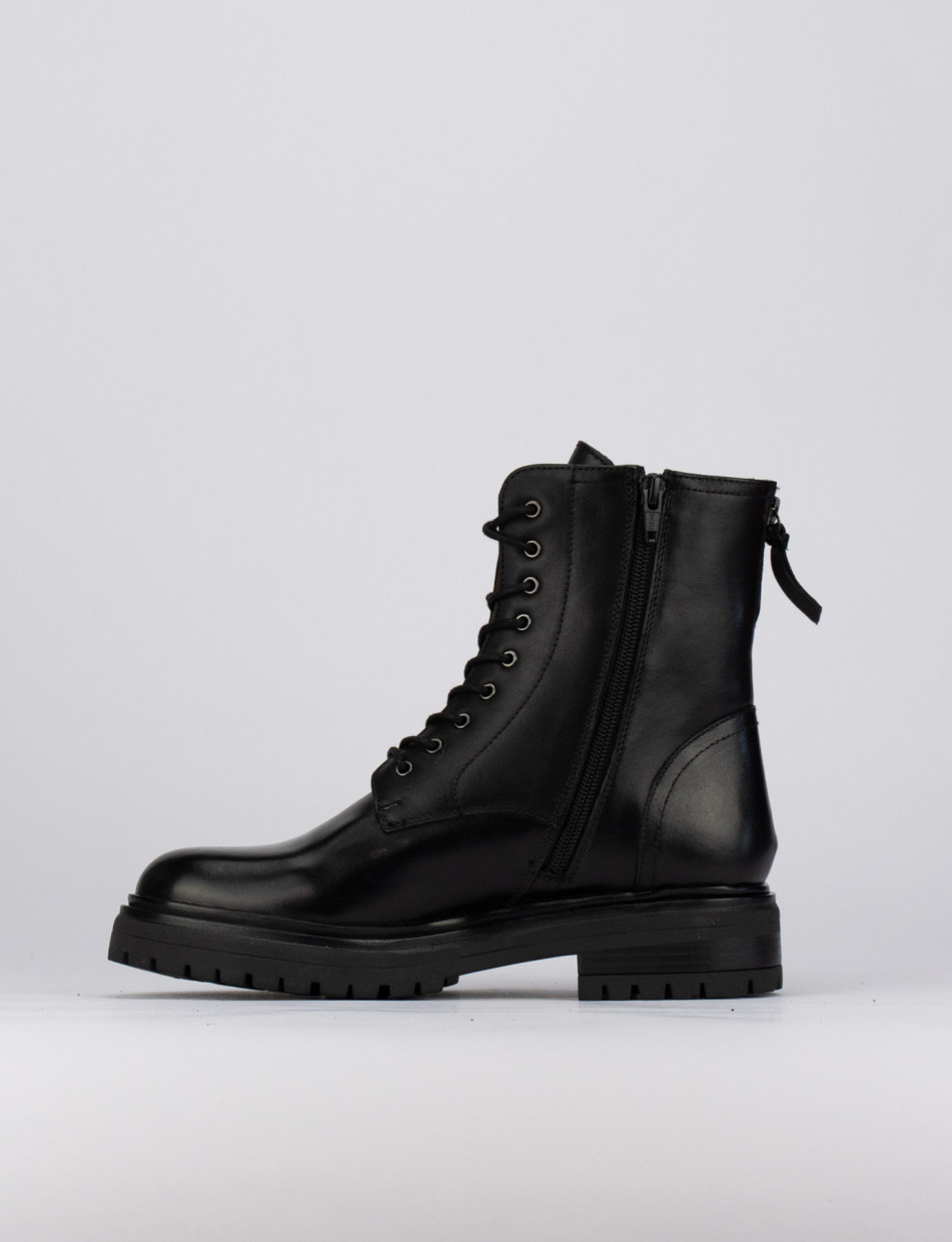 Combat boots heel 2 cm black leather