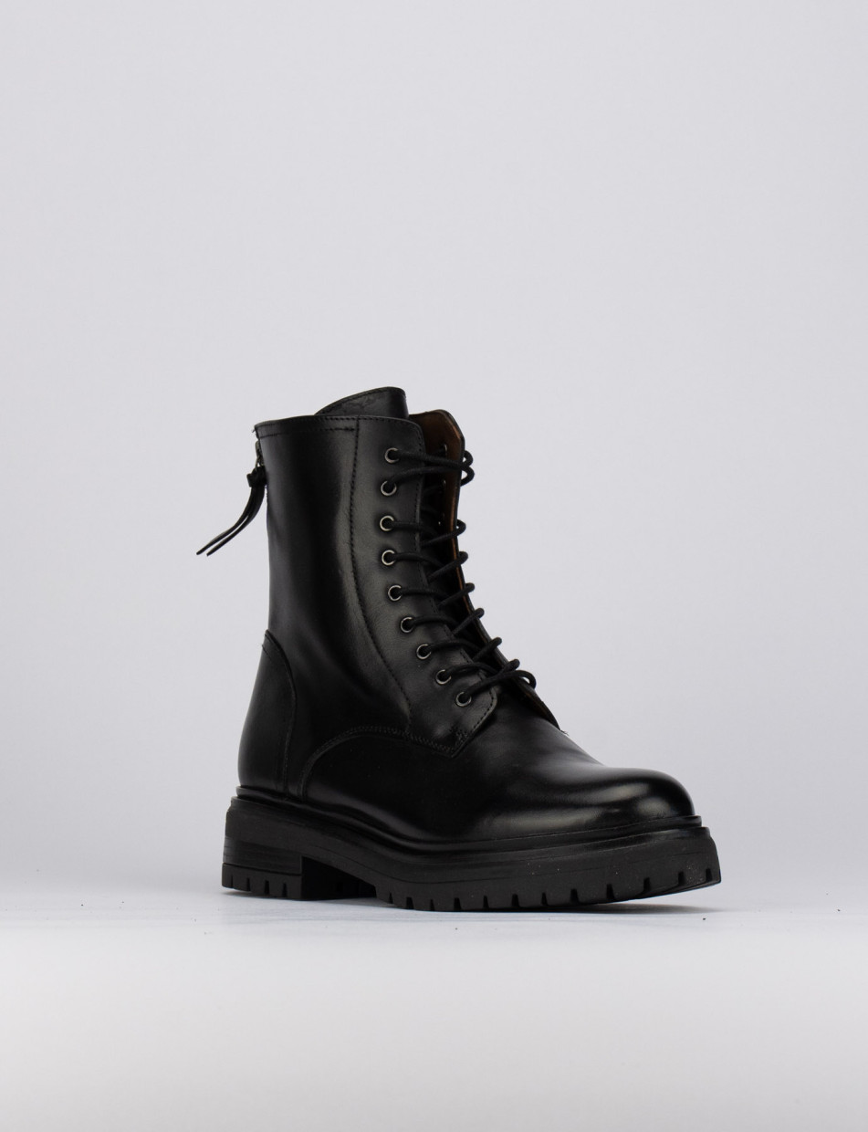 Combat boots heel 2 cm black leather