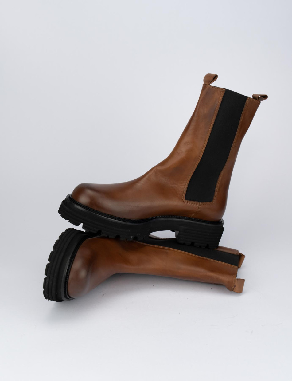 Low heel ankle boots heel 2 cm brown leather