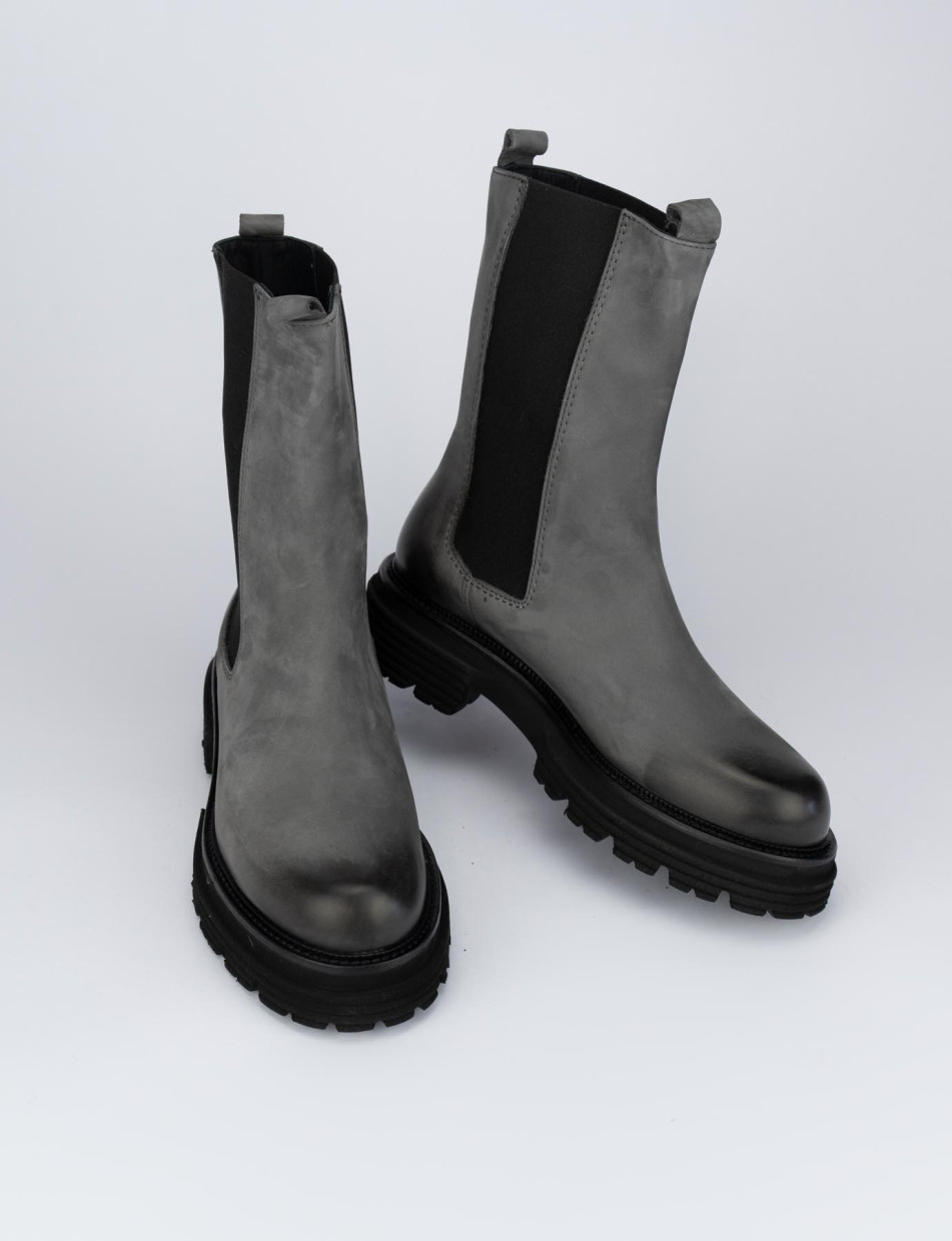 Low heel ankle boots heel 2 cm grey nabuk