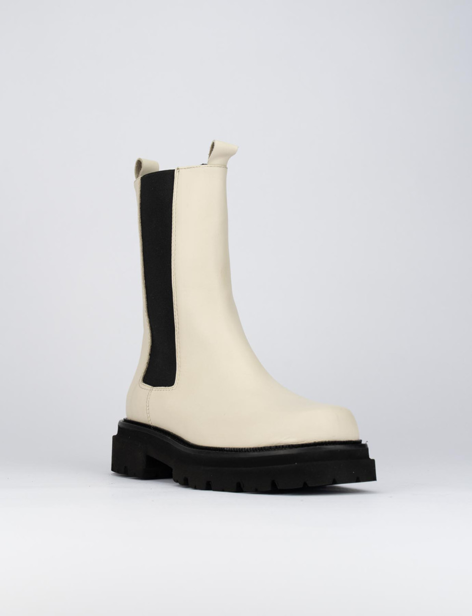 Low heel ankle boots heel 2 cm white leather