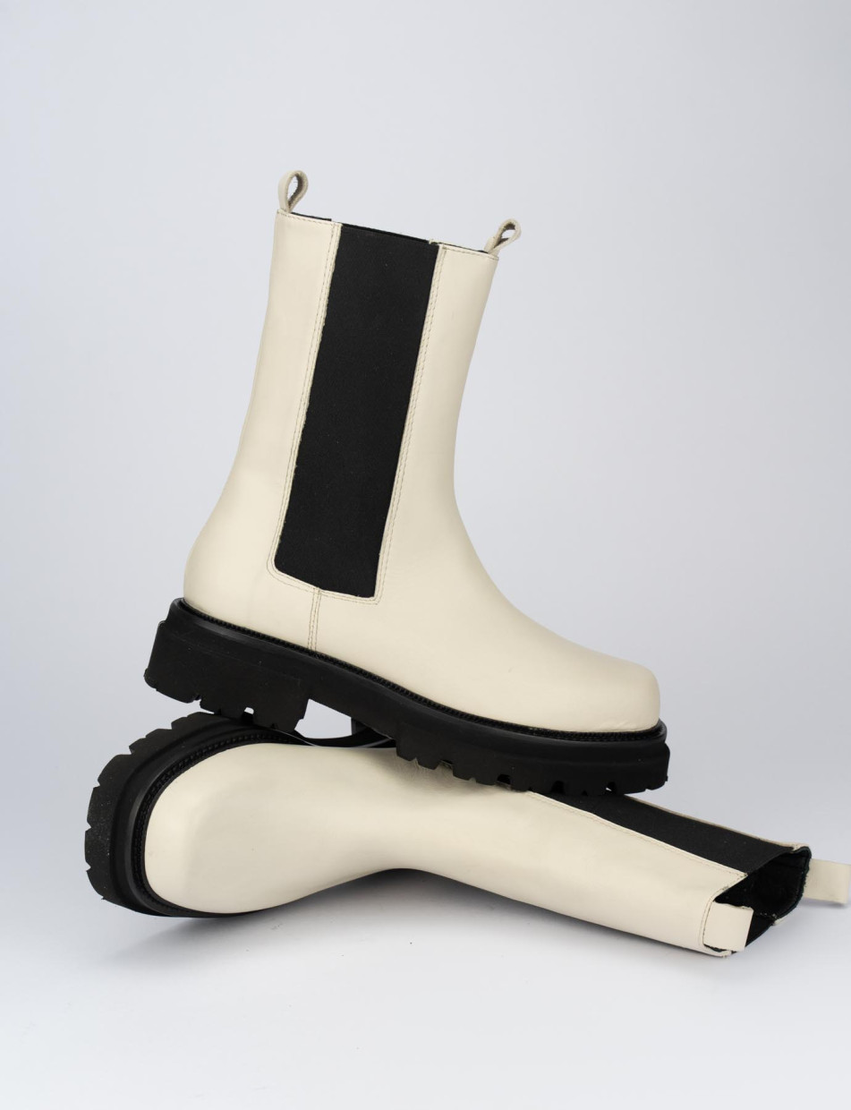 Low heel ankle boots heel 2 cm white leather