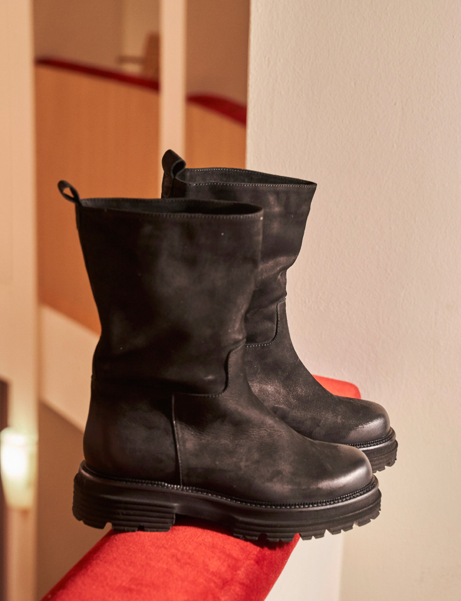 Low heel ankle boots heel 1 cm black nabuk