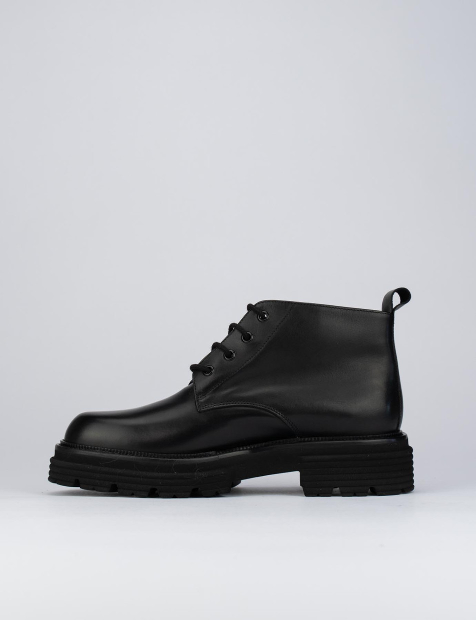 Combat boots heel 2 cm black leather