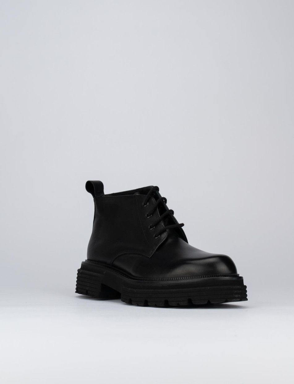 Combat boots heel 2 cm black leather