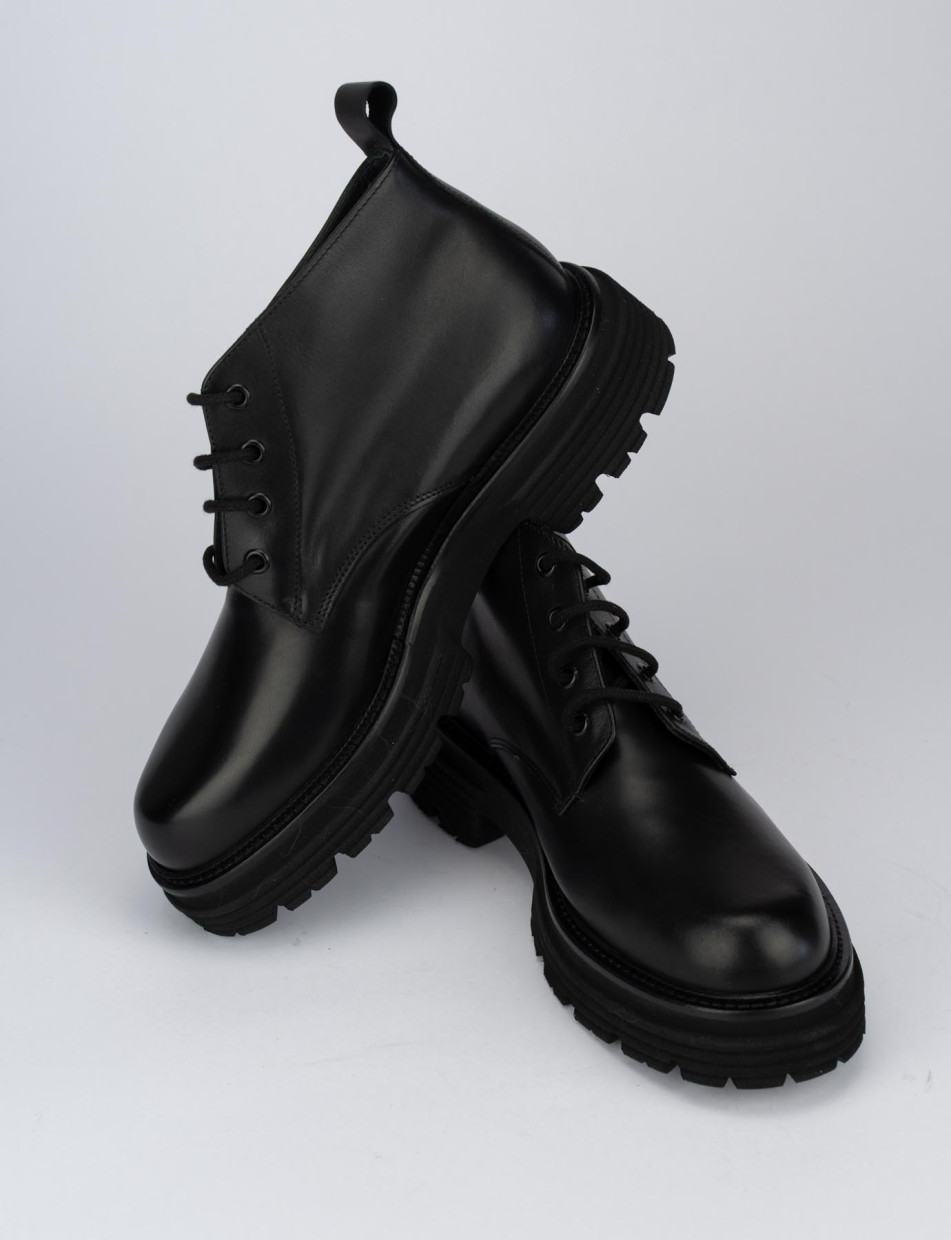 Combat boots heel 2 cm black leather