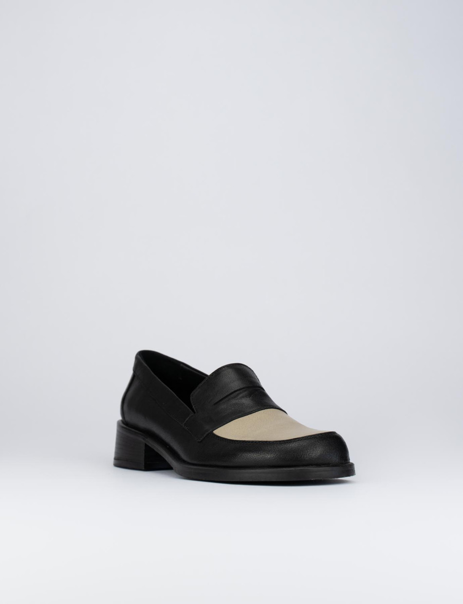 Loafers heel 1 cm black leather