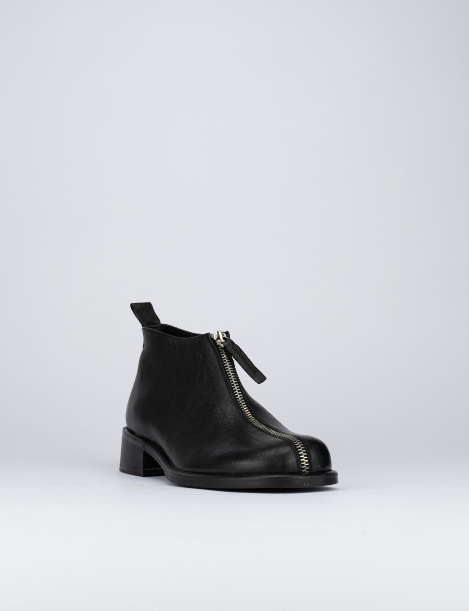 Low heel ankle boots heel 4 cm black leather