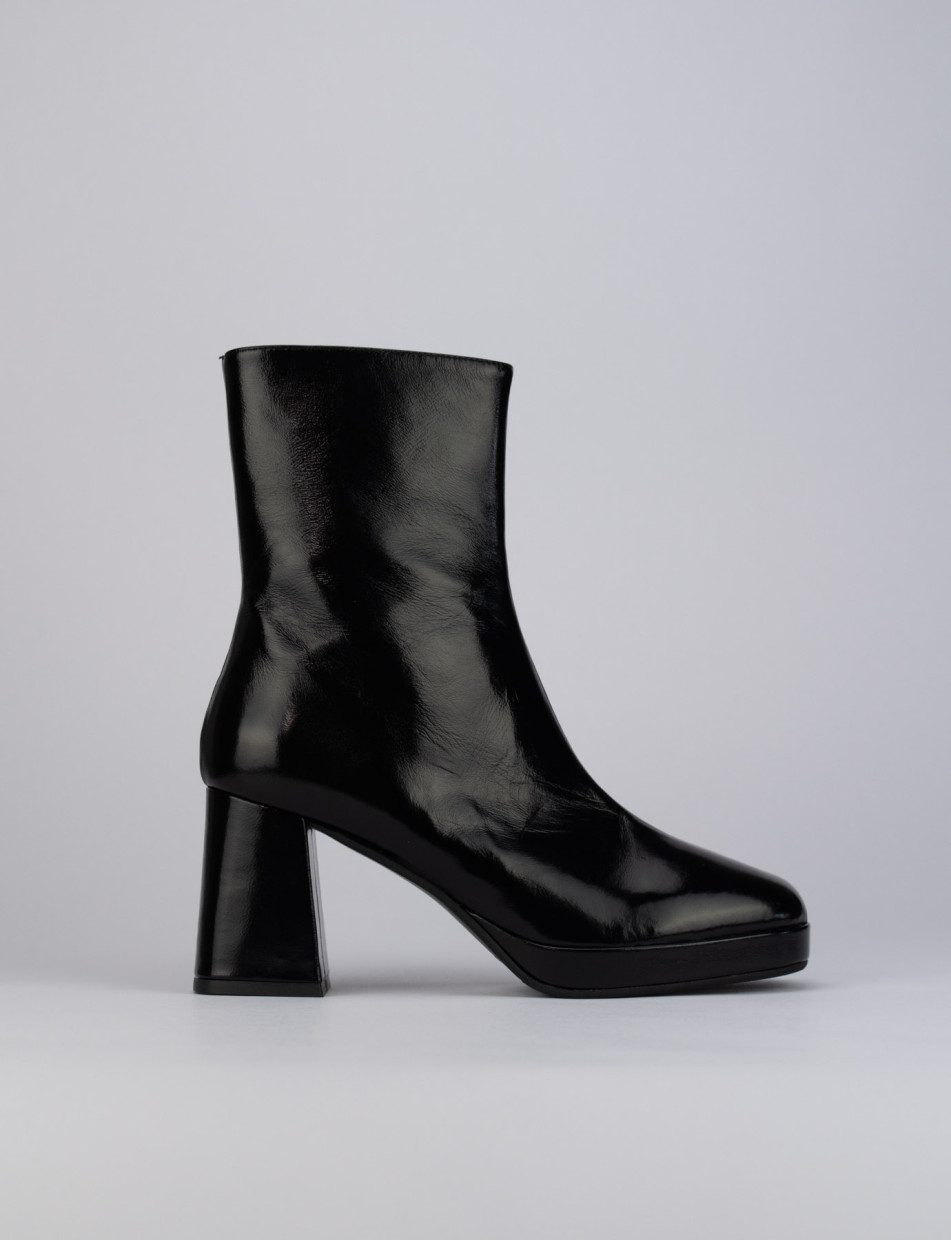 High heel ankle boots heel 6 cm black leather