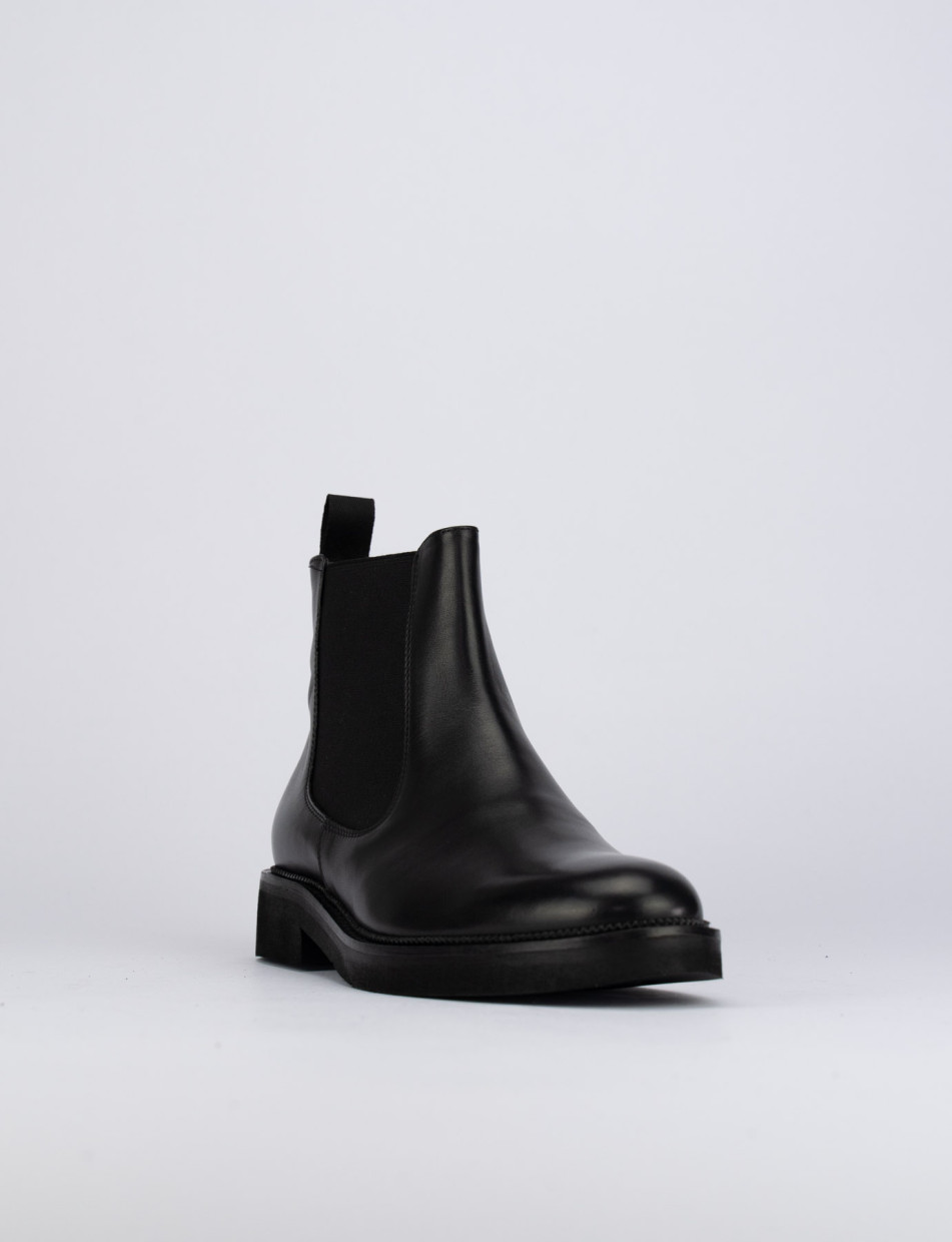 Low heel ankle boots heel 2 cm black leather