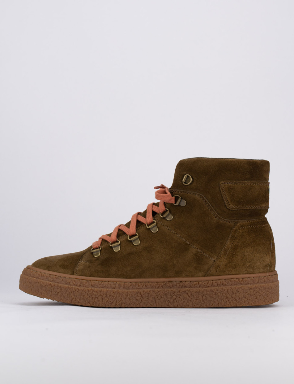 Sneakers dark brown chamois