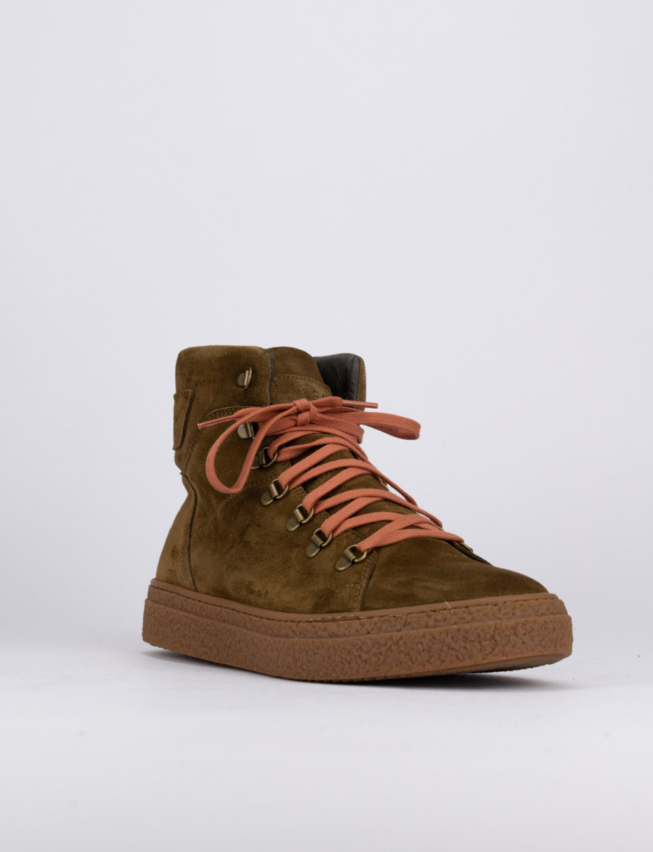 Sneakers dark brown chamois