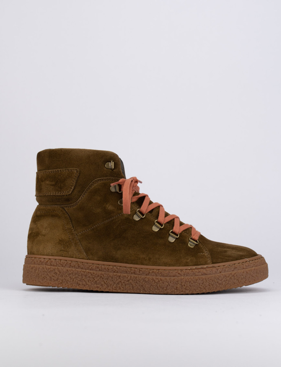 Sneakers dark brown chamois