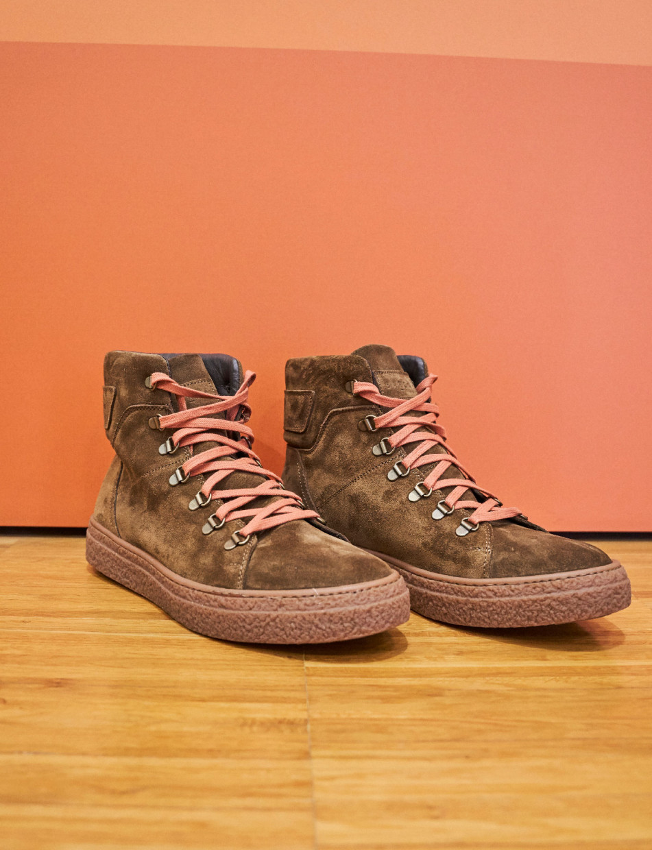 Sneakers dark brown chamois