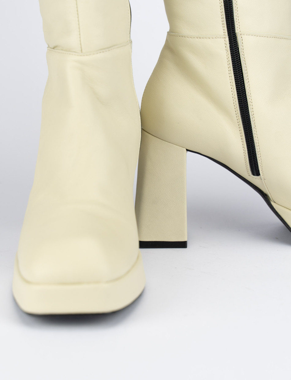 High heel boots heel 5 cm white leather