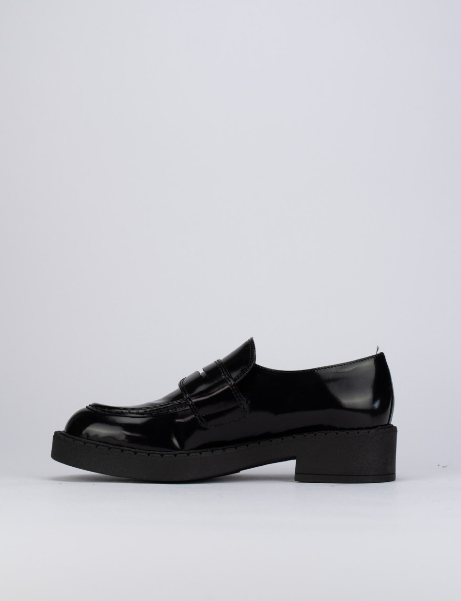 Loafers heel 2 cm black leather