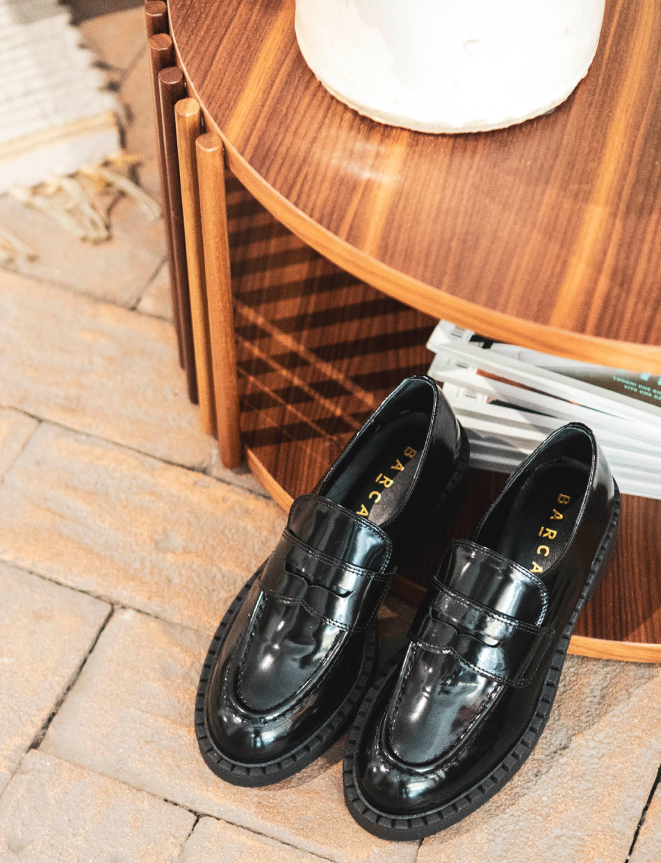 Loafers heel 2 cm black leather