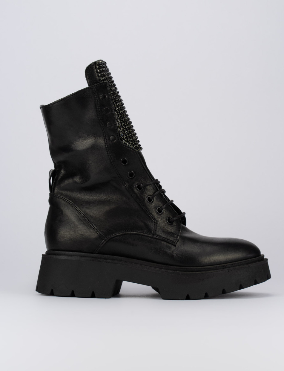 Combat boots heel 2 cm black leather