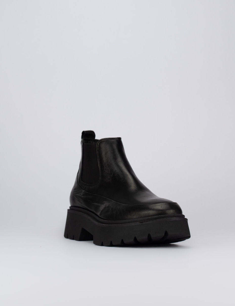 Low heel ankle boots heel 1 cm black leather