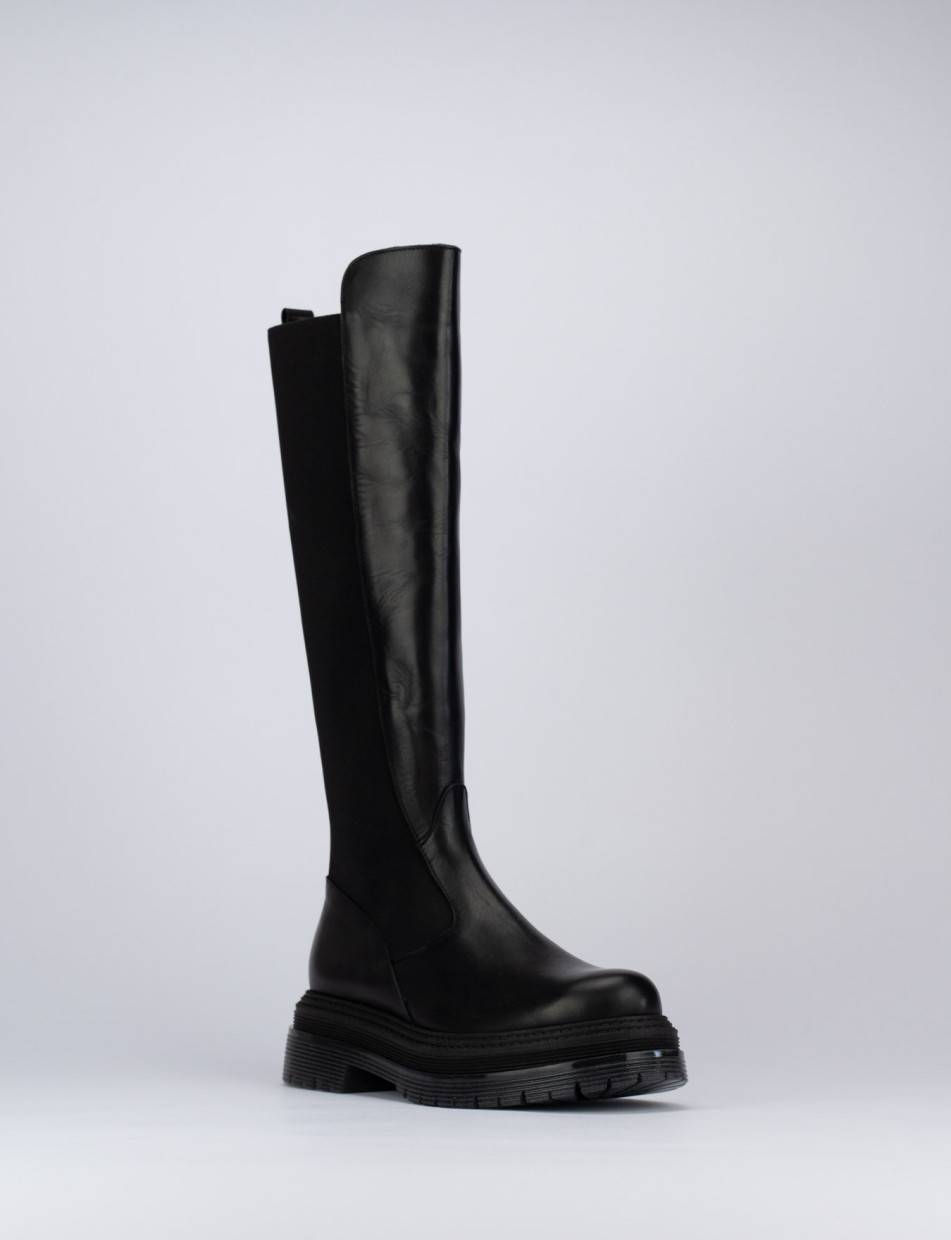 Low heel boots heel 1 cm black leather